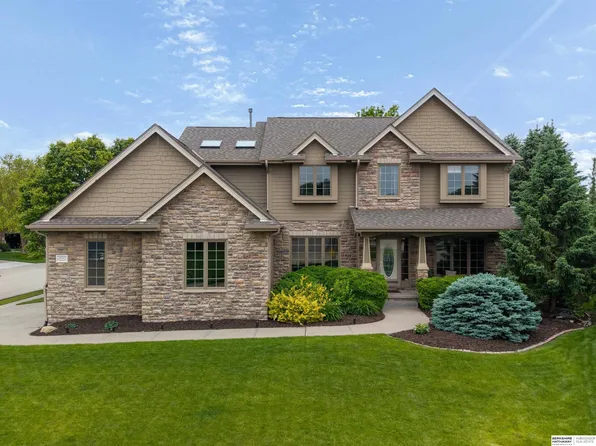 16505 Bauman Cir, Omaha, NE 68116
