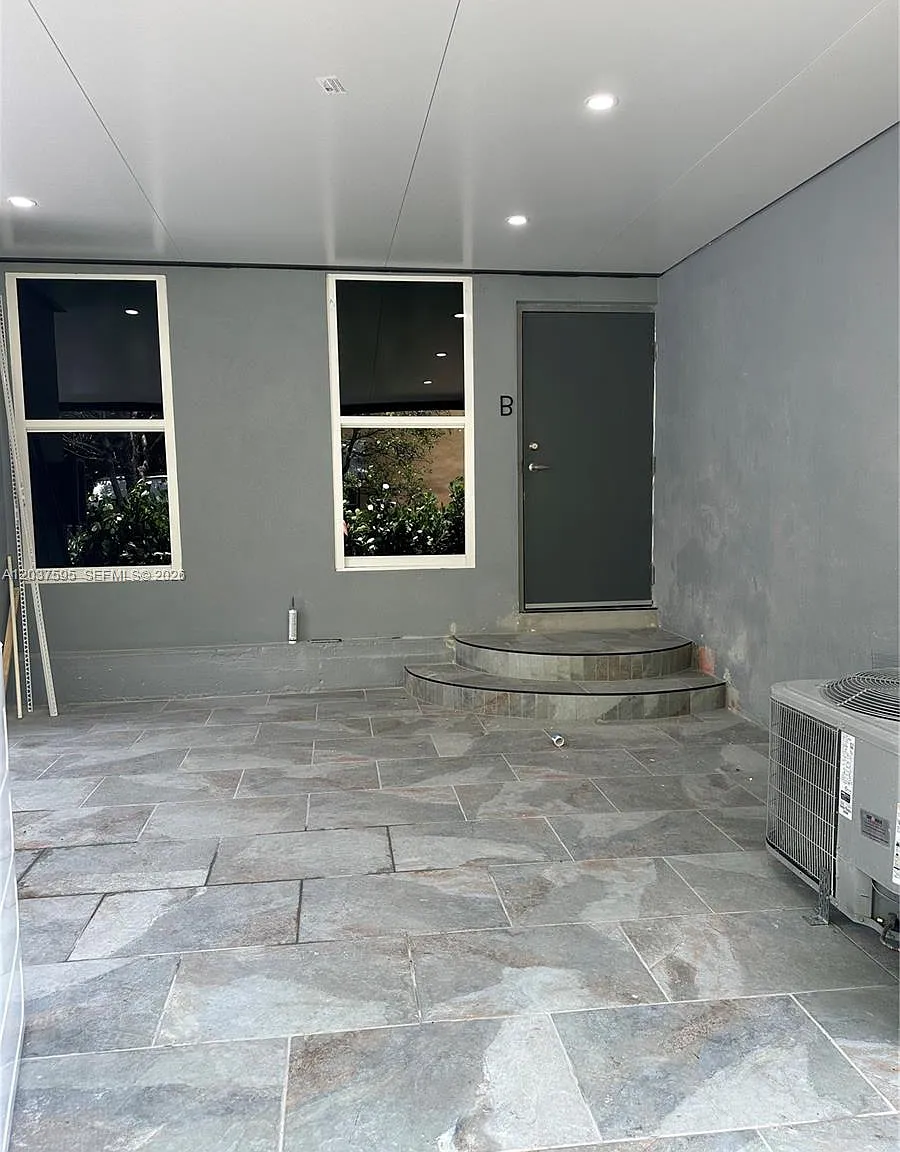 South Allapattah Manor — Photo 2