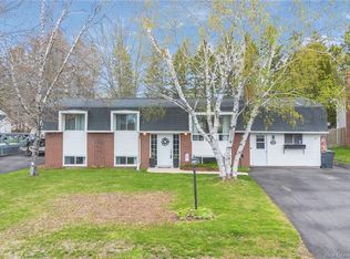 50 William St, Fredericton, NB E3A4V8