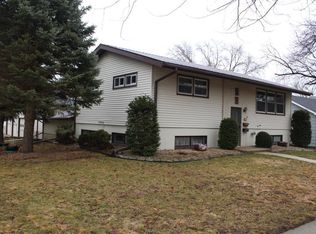 915 Maben Ave, Garner, IA 50438