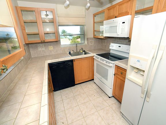 5th image of 109 Paradise Harbour Blvd APT 414