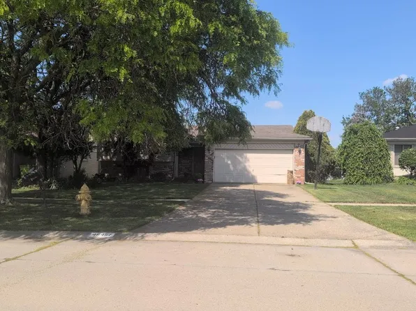 46457 Plum Grove Dr, Macomb, MI 48044