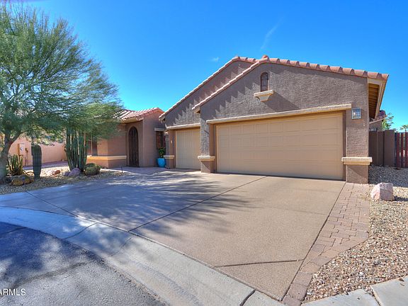 5th image of 5420 N BLYTHE Lane