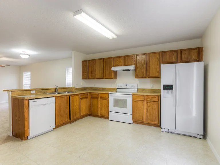 735 Windrose Dr — Photo 6