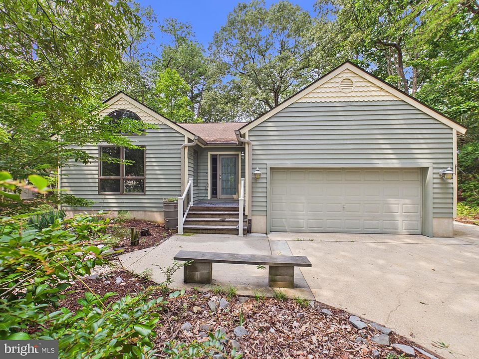 1st image of 23735 Woods Dr