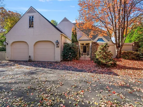 28 Graylyn Place Ln, Winston Salem, NC 27106