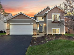 11321 Ivywood Trl, Woodbury, MN 55129