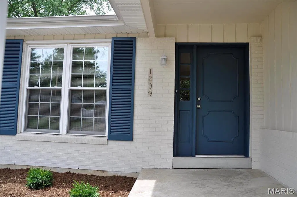 3 bed, 2.0 bath, 1470 sqft, $2,400 — Photo 3