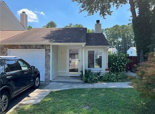 2 Penzance Cir, Chesapeake, VA 23320