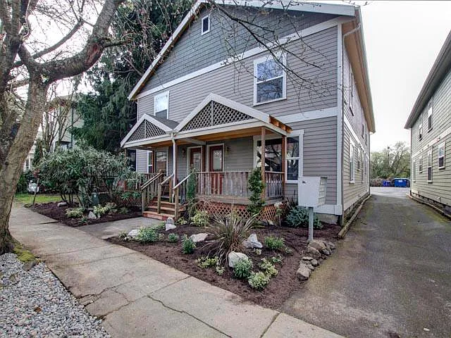 46 NE Sacramento St APT C photo 1