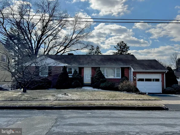 34 Stauffer Dr, Boyertown, PA 19512