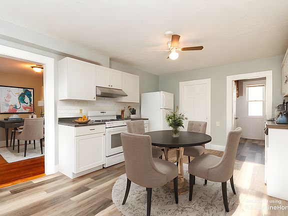 EAT IN KITCHEN