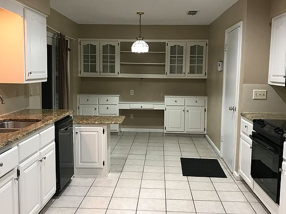4th image of 101 Briarmeadow Dr