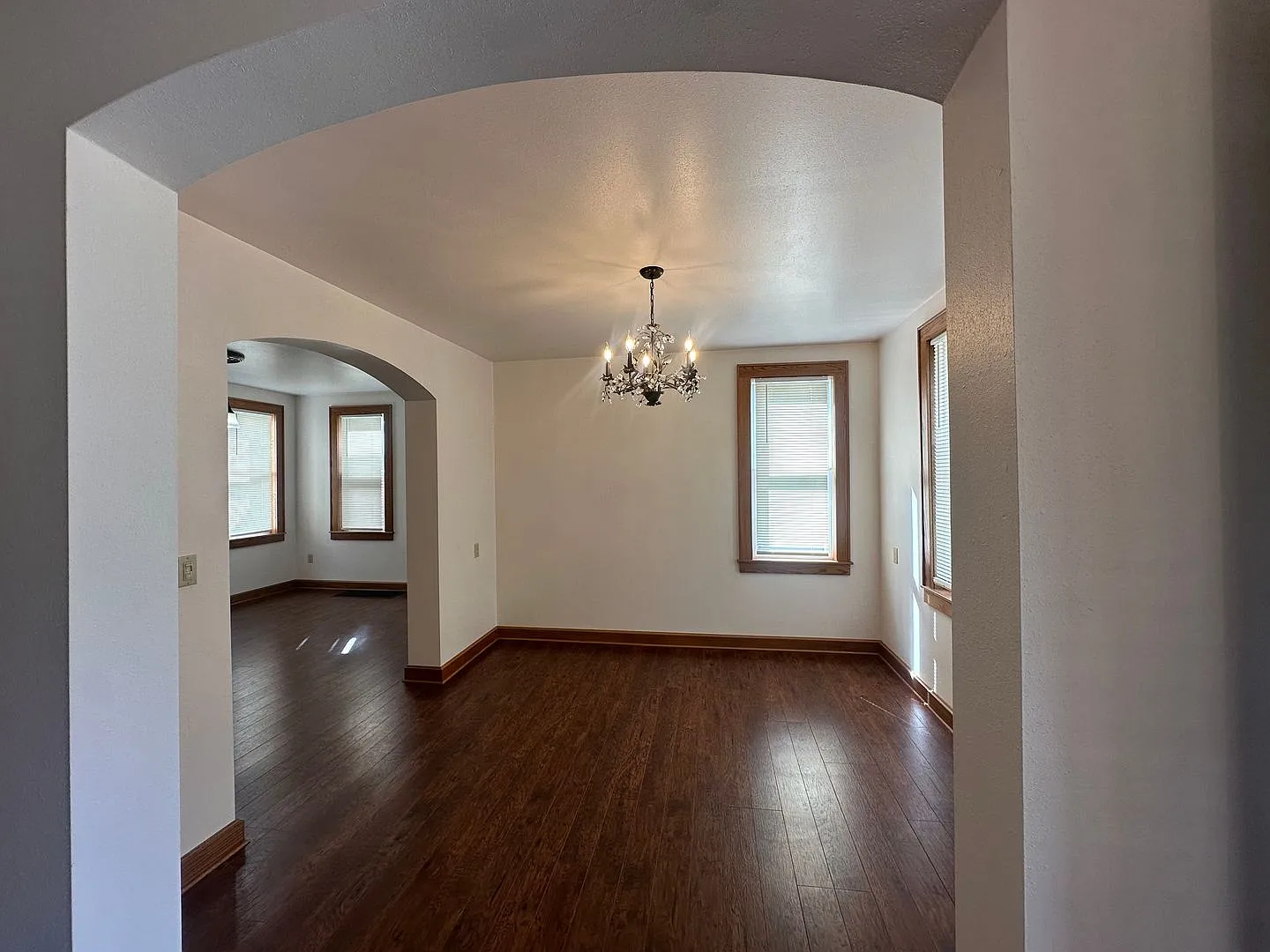 200 N Lincoln St — Photo 3