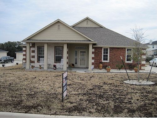 1st image of 3303 Cayuga Dr