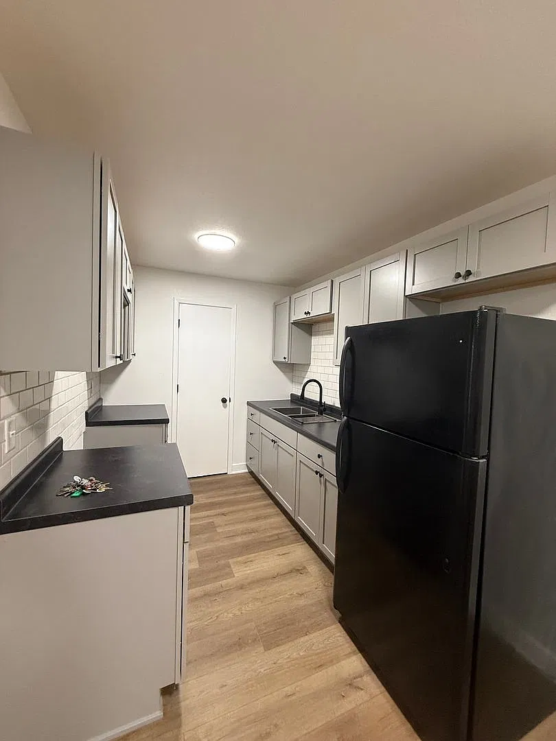Crossroad Apartments — Photo 4