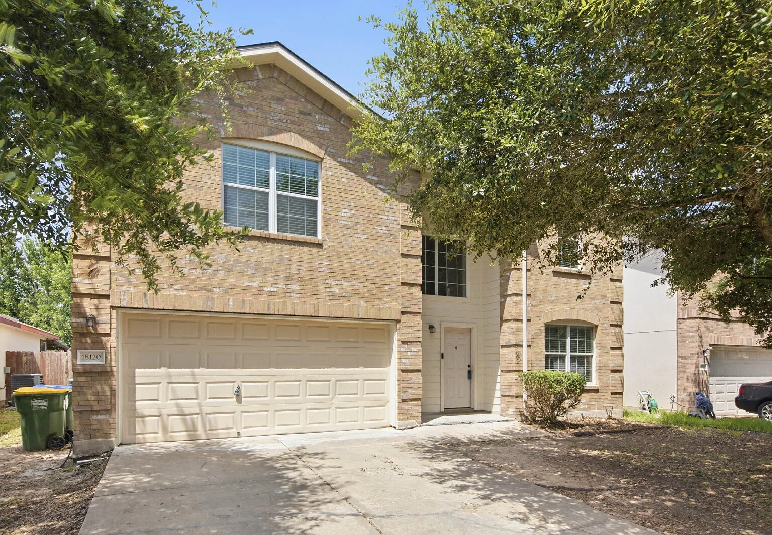 4 bed, 2.5 bath, 2066 sqft, $1,945 — Photo 3