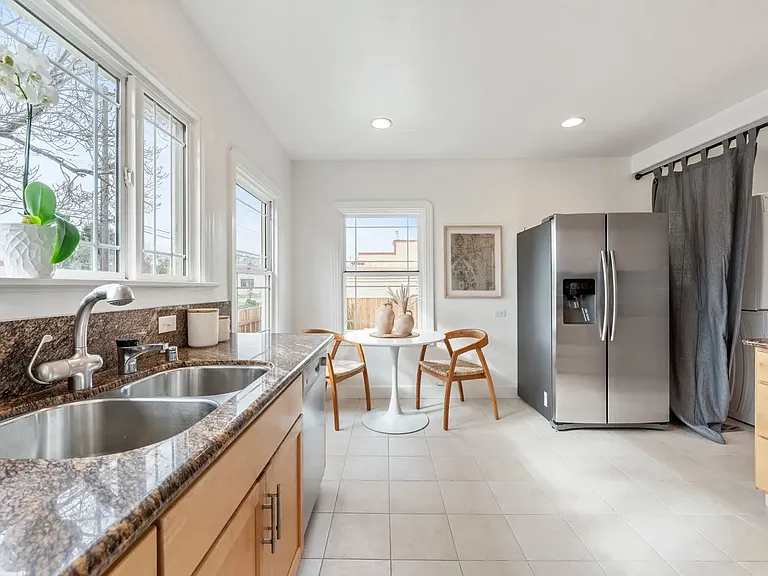 Kitchen- staging