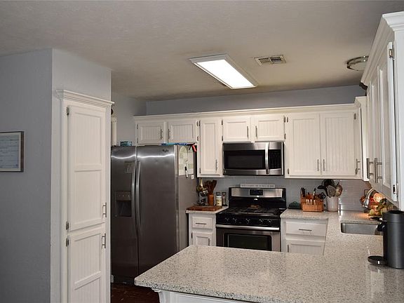 5th image of 3384 Del Aire Pl