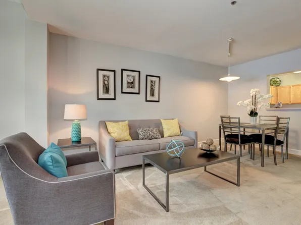 Strathmore Court at White Flint