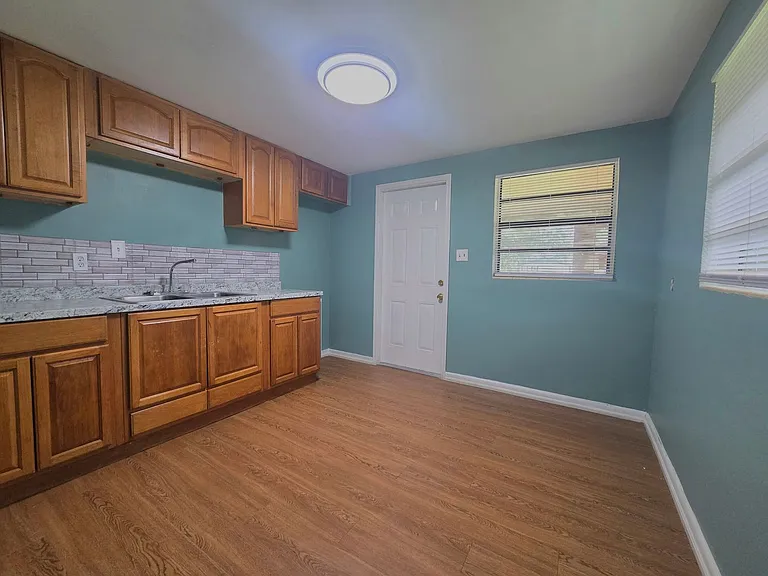 3330 Dale Dr — Photo 8