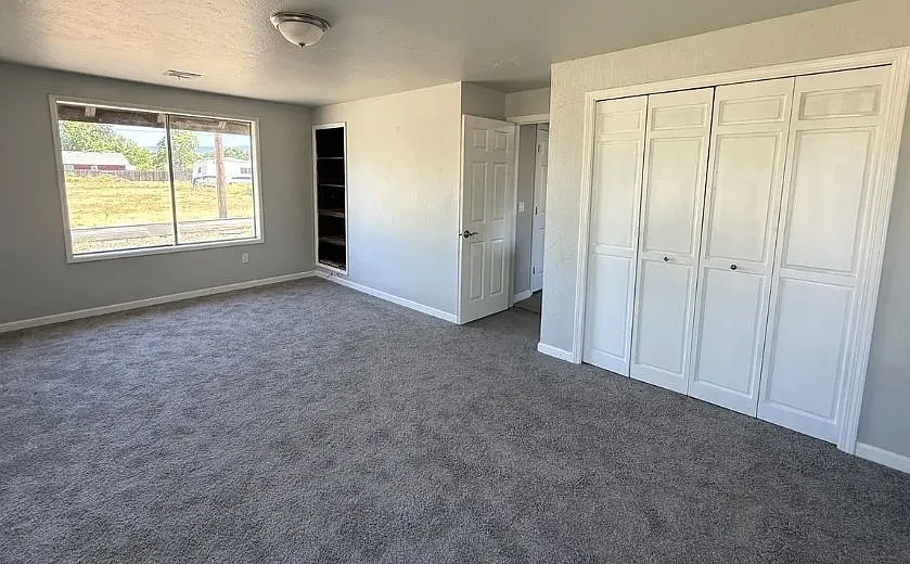 3 bed, 2.0 bath, 1744 sqft, $2,800 — Photo 2