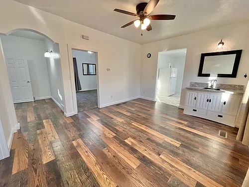 616 S Duluth Ave #1 Photo 1