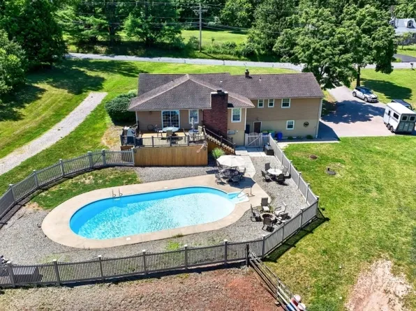 115 Fairview Dr, Branchburg Twp., NJ 08853