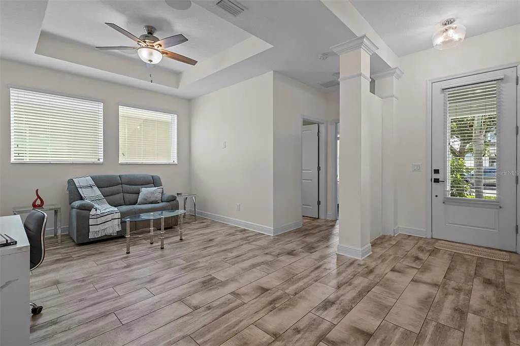 4 bed, 3.5 bath, 2845 sqft, $4,500 — Photo 3