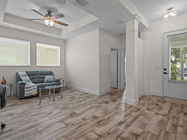 2515 Portico St — Photo 3