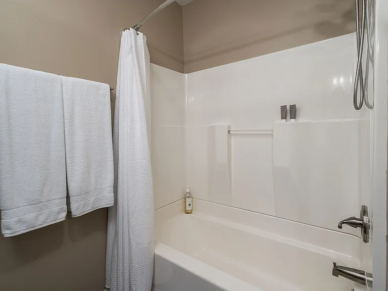112 Kings Mountain Ct — Photo 41