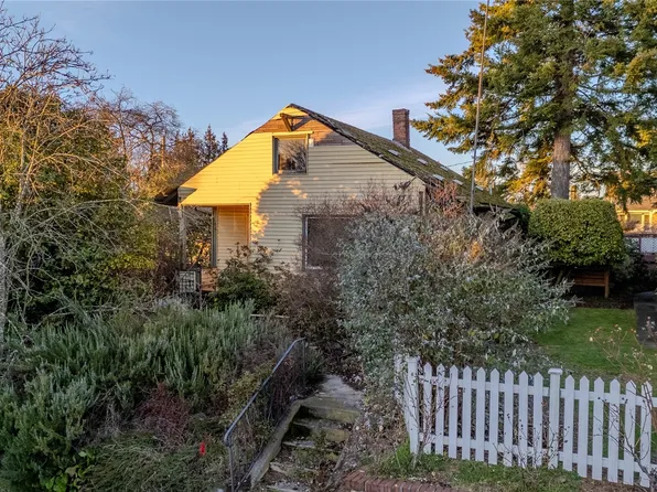 106 N 47th Street, Seattle, WA 98103