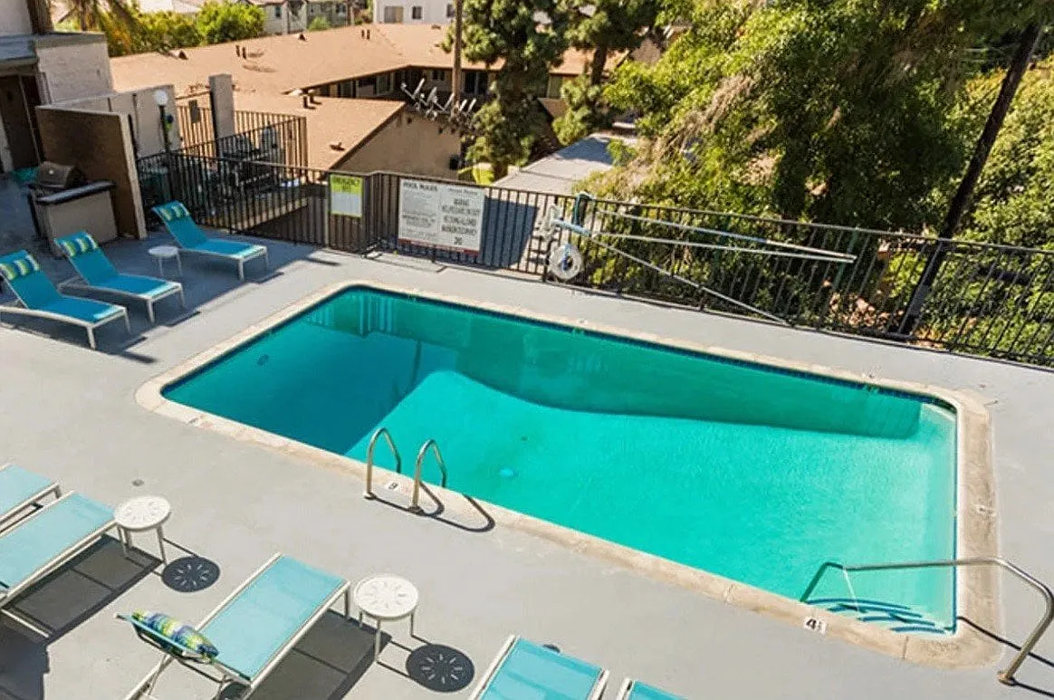 Amanda Regency Apartments — Photo 2