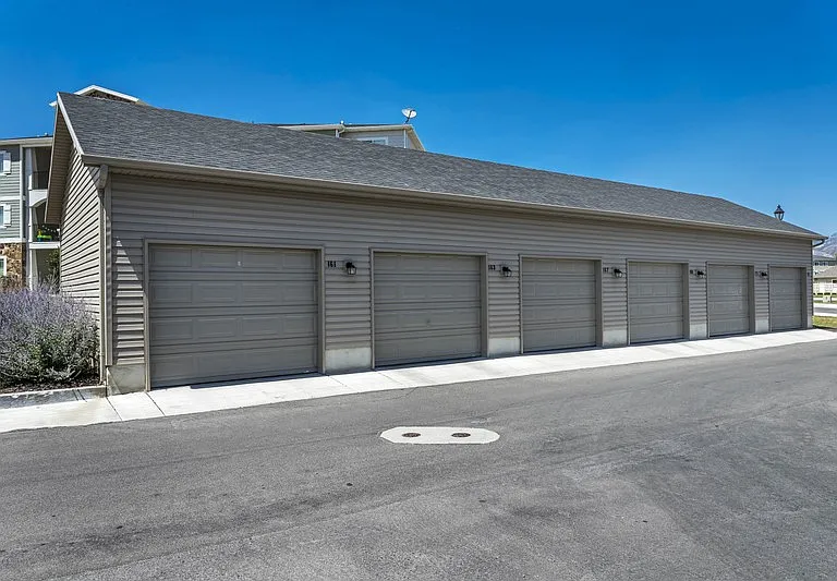 161 W Ridge Rd — Photo 10