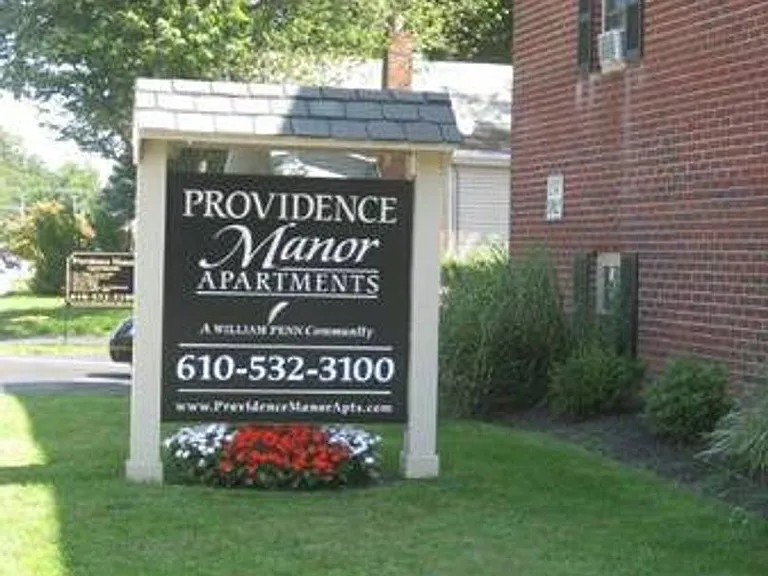 Providence Manor Apartments — Photo 27