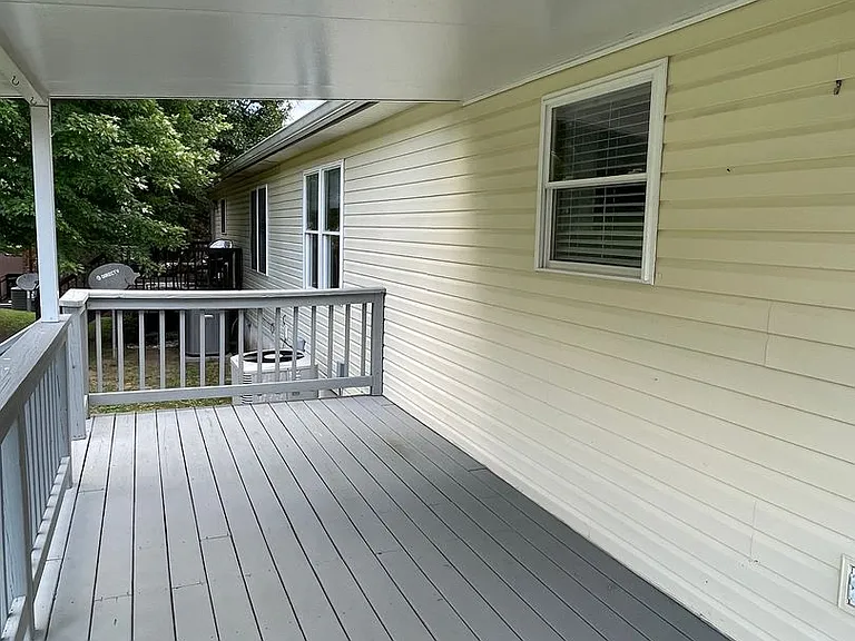 5233A Beechcrest Dr — Photo 2