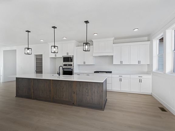 4th image of 1331 N 1850 W
