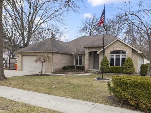 600 Cherry St, Algonac, MI 48001