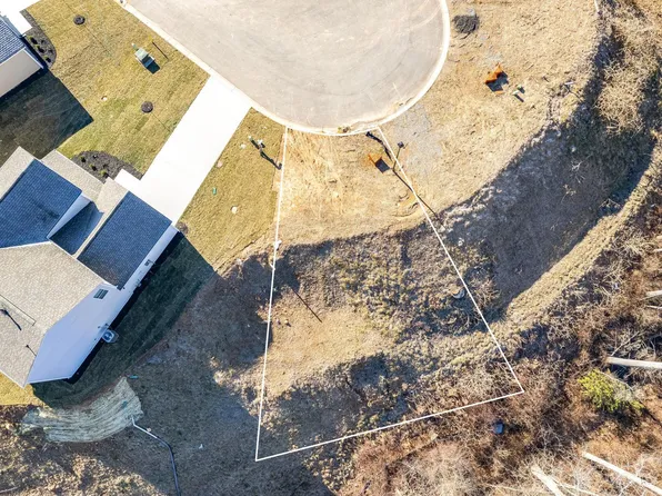 923 Newport Ct #24, Asheville, NC 28806