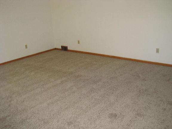 2nd image of 115 Boll St