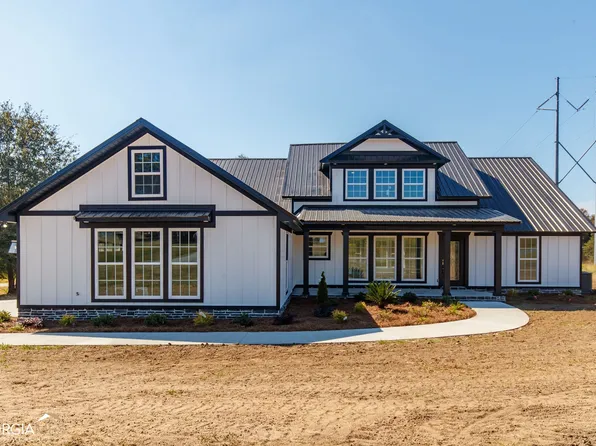 323 Logan Dr, Douglas, GA 31535