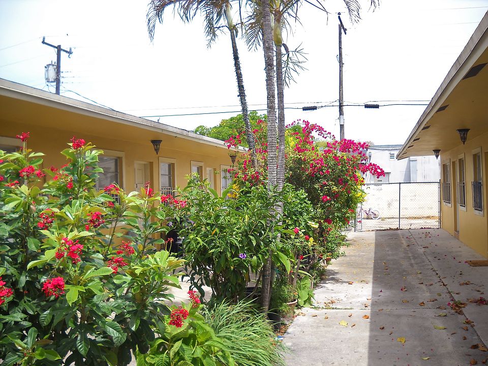 2 Beds 1 Bath in fourplex