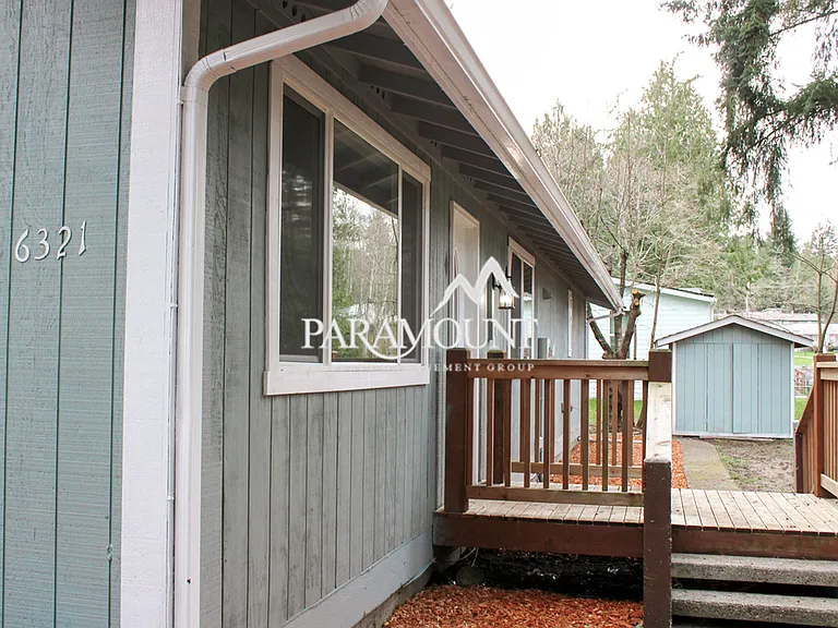 6321 Rest Pl NE — Photo 3