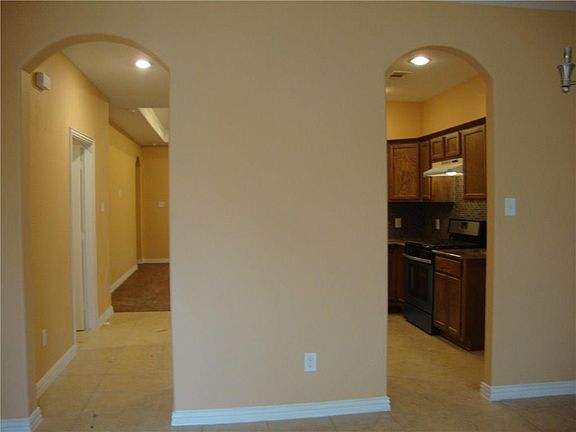 4th image of 1226 E Louisiana Ave