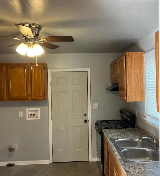419 Porterville St — Photo 14
