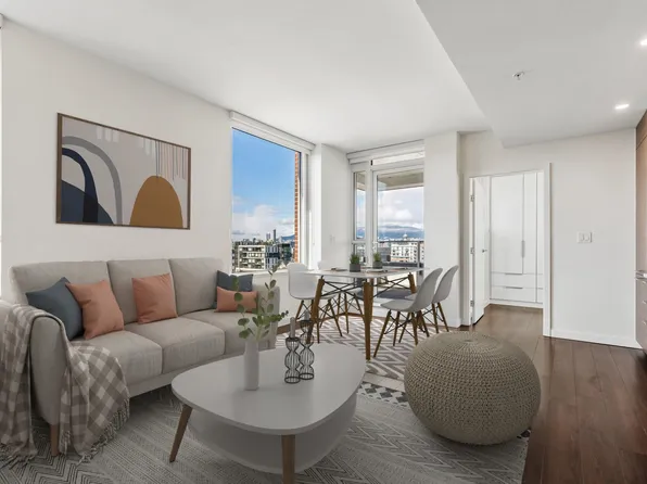 2508 Watson St #501, Vancouver, BC V5T 3G9