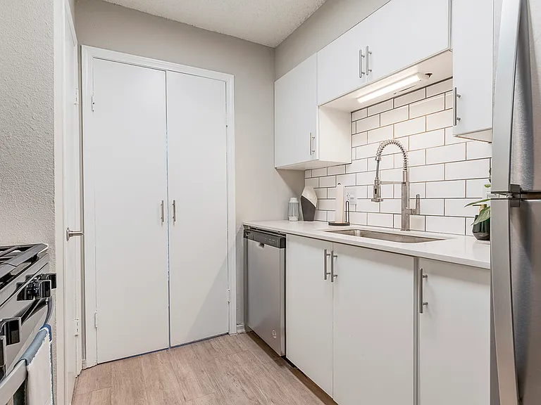 Newly Renovated Kitchen