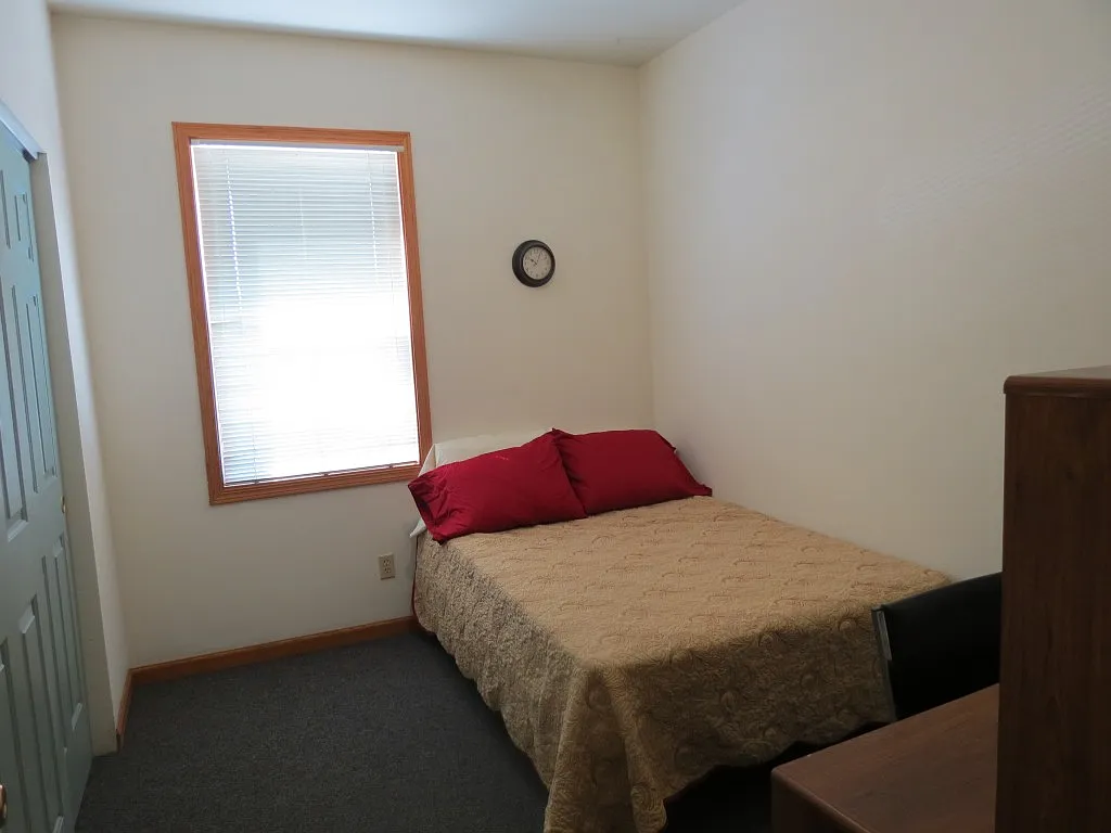 701 W Elm St - 1 — Photo 2
