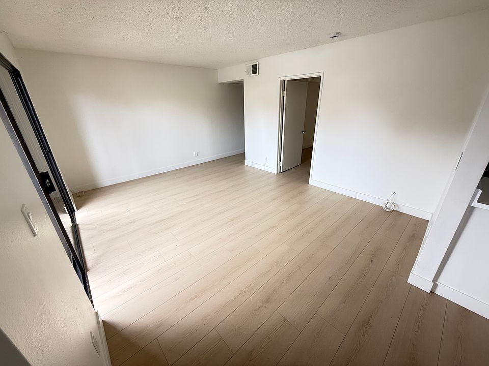 1st image of 15020 Burbank Blvd APT 101