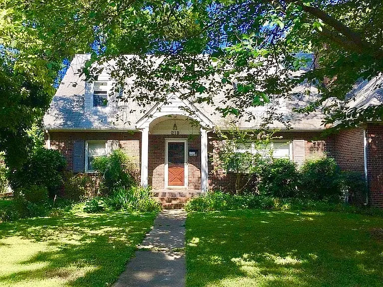 218 Granby Park #B — Photo 1